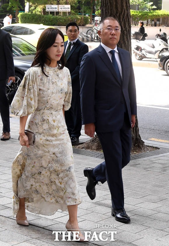 Bạn thân Son Ye Jin dẫn đầu dàn sao đổ bộ đám cưới ái nữ gia tộc Hyundai và con trai phát thanh viên MBC - Ảnh 8.