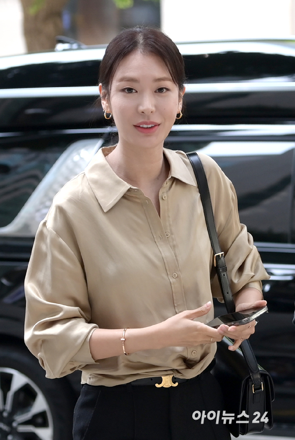 Bạn thân Son Ye Jin dẫn đầu dàn sao đổ bộ đám cưới ái nữ gia tộc Hyundai và con trai phát thanh viên MBC - Ảnh 6.