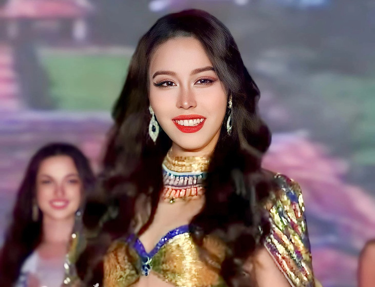 Ngọc Hằng trong phần thi trang phục dạ hội tại cuộc thi Hoa hậu Liên lục địa - Ảnh: Missosology